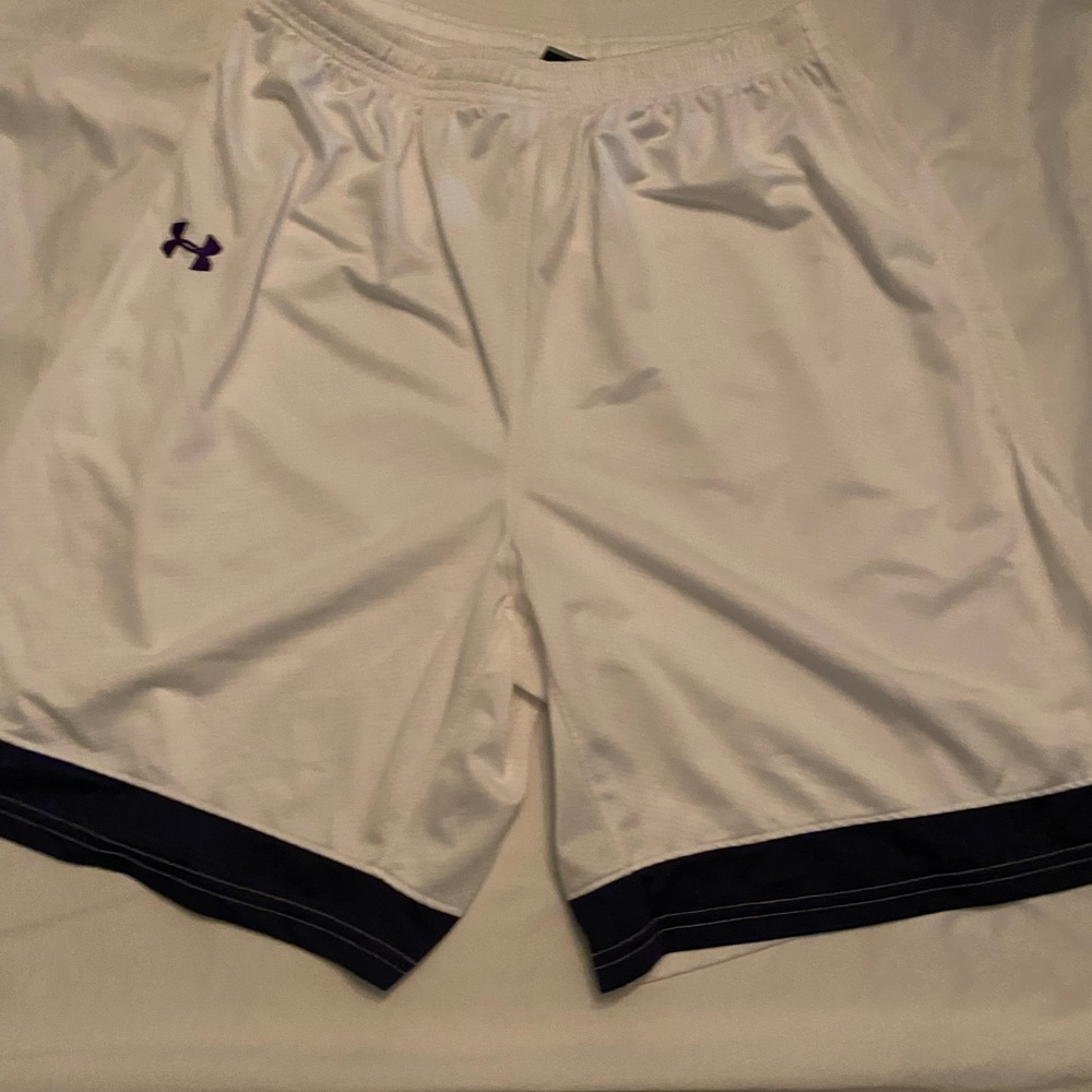 Under Armour White Athletic Shorts Size Xl White With Black